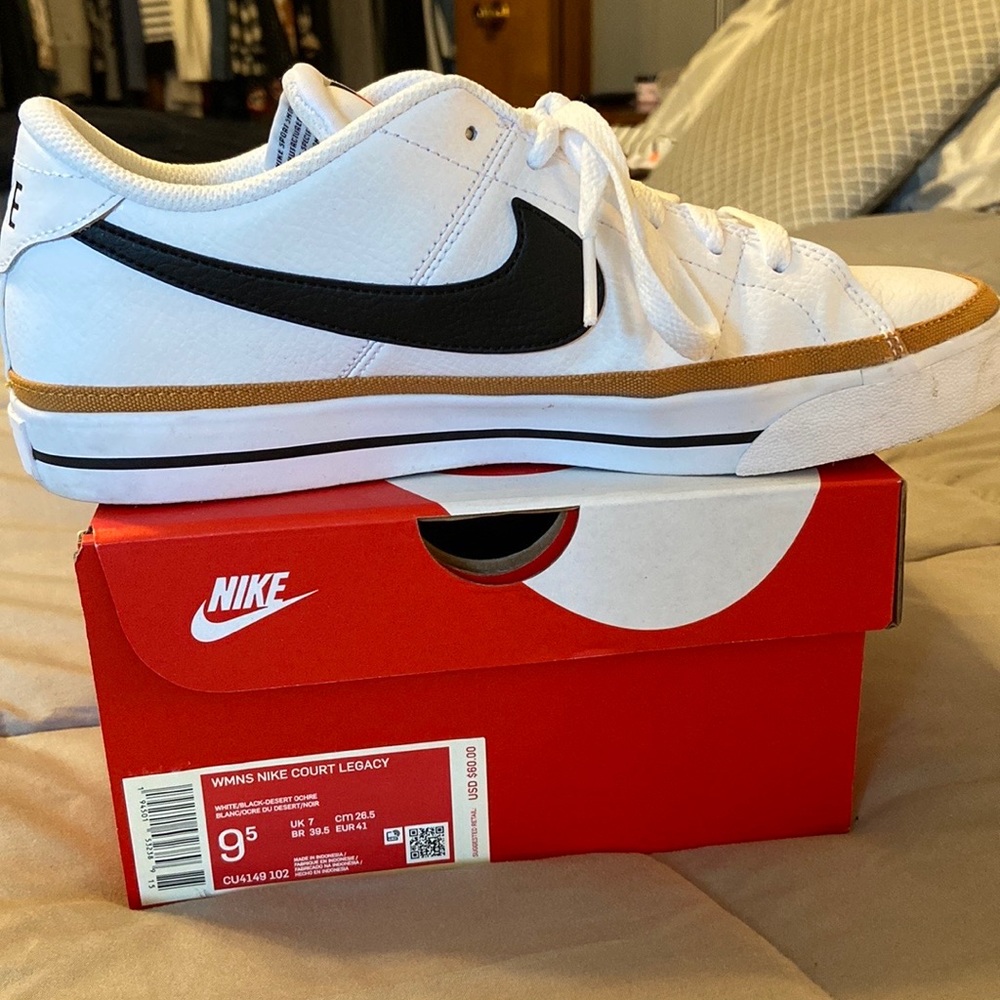 Nike Women’s Court Legacy leather sneakers white/black/tan size 9.5
